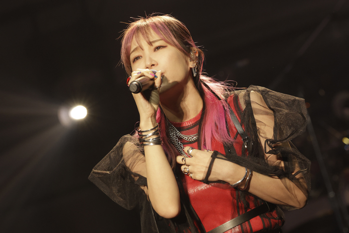 LiSA、「SACRA MUSIC FES」で『炎』を歌い上げる＜SACRA MUSIC FES. 2022 -5th Anniversary-＞