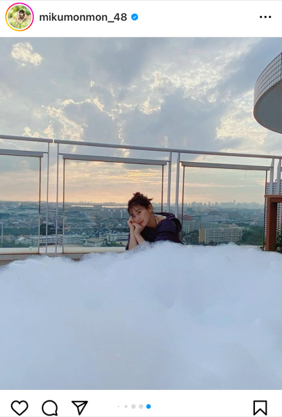 HKT48・田中美久、屋外ジャグジーで泡だらけに！「泡になりたい」の声も