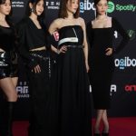 KARA、セクシーな黒衣装でレッドカーペットに登場！＜2022 MAMA AWARDS＞