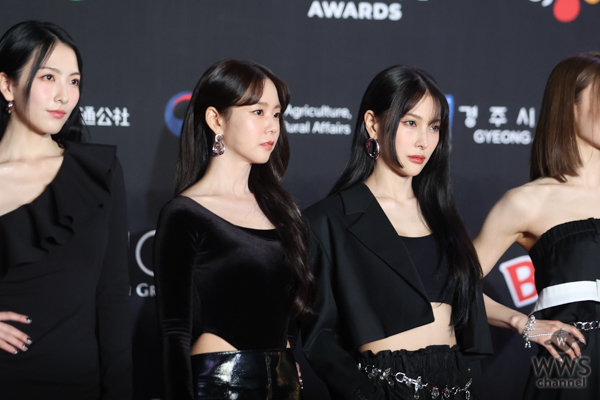 KARA、セクシーな黒衣装でレッドカーペットに登場！＜2022 MAMA AWARDS＞