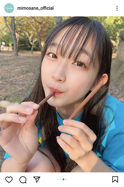 少女歌劇団ミモザーヌ・ちばひなの、お茶目なポッキーもぐもぐショット公開！