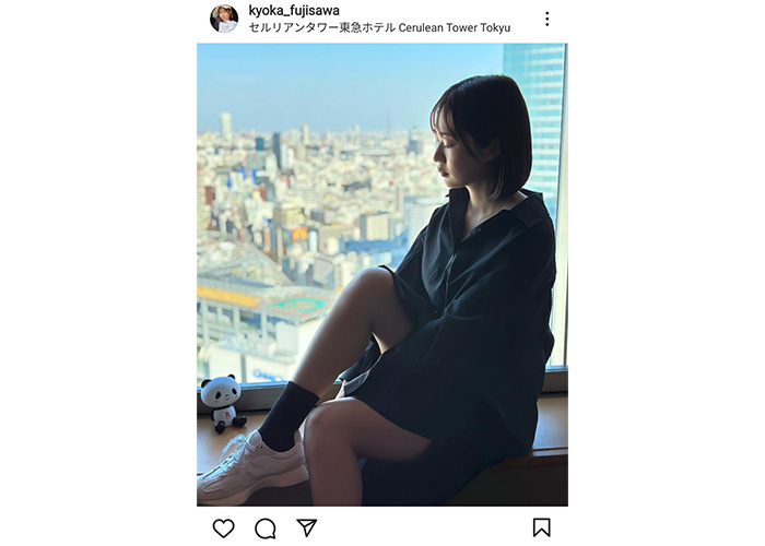 レースクイーン・藤澤響花、美脚からスニーカーにかけた脚線美にファンうっとり