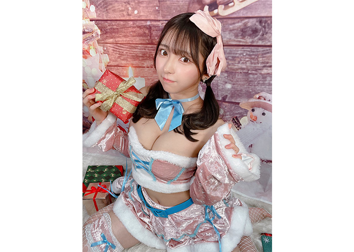 #2i2・十味、肌見せサンタでファンへクリスマスプレゼント！