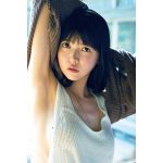 真っ白なキャンバス・小野寺梓、脇見せの無防備な純真無垢ショット公開＜FLASH＞