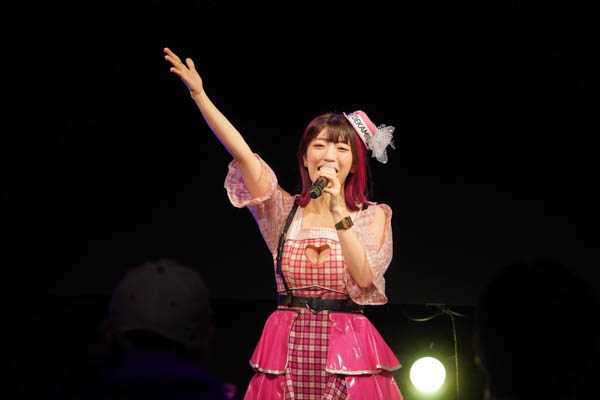 でか美ちゃん、主催ライブイベント『でか美ちゃん改名一周年&アポカリ卒業記念ライブ「DPTRB!」』を開催