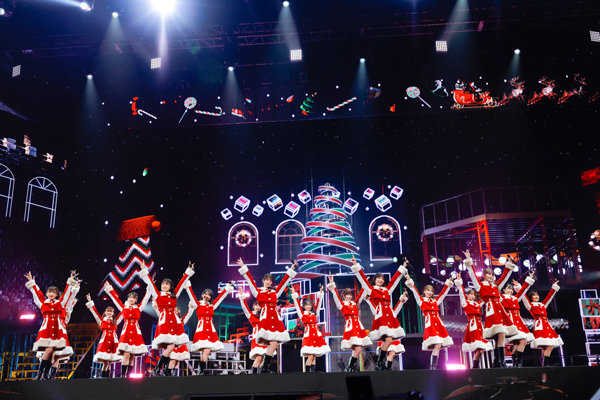 【ライブレポート】日向坂46が年末恒例「ひなくり2022」でサンタに！四期生「おもてなし会」＆「4回目のひな誕祭」の開催も発表