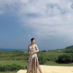 足立梨花、美尻ラインのセクシーさで悩殺するオフショット公開