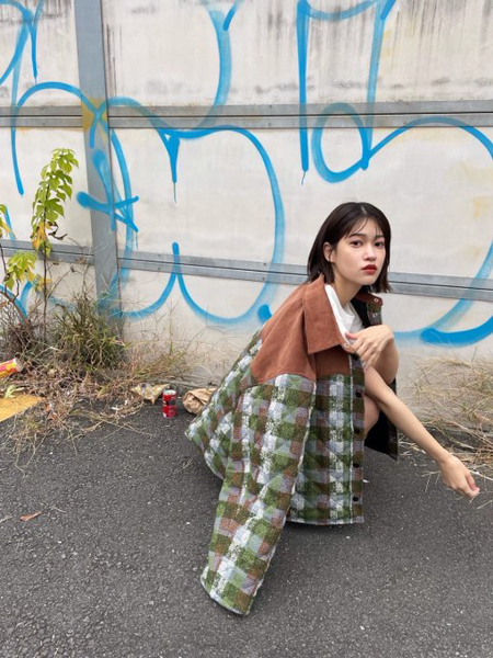 東李苑、SKE48以来のミニスカ衣装のポートレート披露