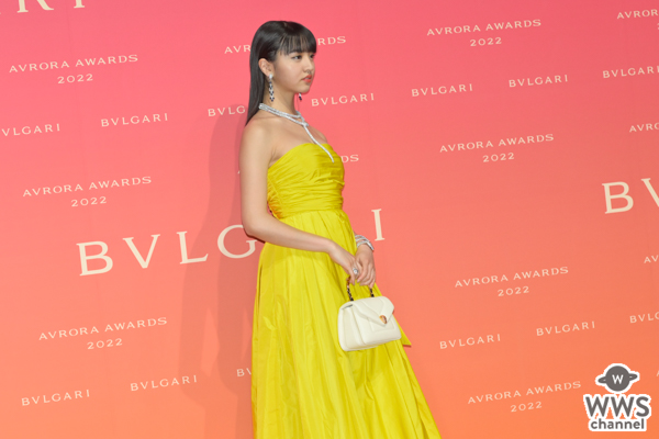 Koki，、黄色のドレスコーデで美デコルテ披露「目標の女性像は母」＜BVLGARI AVRORA AWARDS 2022＞