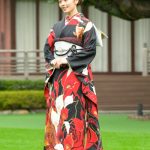 小芝風花、オトナな黒い晴れ着姿を披露！井本彩花に奢る太っ腹な約束も＜オスカー晴れ着撮影会＞