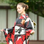 小芝風花、オトナな黒い晴れ着姿を披露！井本彩花に奢る太っ腹な約束も＜オスカー晴れ着撮影会＞