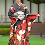 小芝風花、オトナな黒い晴れ着姿を披露！井本彩花に奢る太っ腹な約束も＜オスカー晴れ着撮影会＞