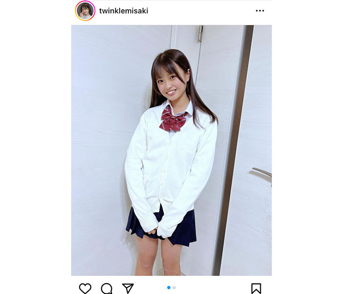 「日本一かわいい高校一年生」杉井美咲、初々しい制服姿で美脚チラリ