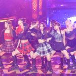 【レコ大】NiziU、美脚見せるミニスカ衣装で『CLAP CLAP』をパフォーマンス＜第64回 輝く！日本レコード大賞＞