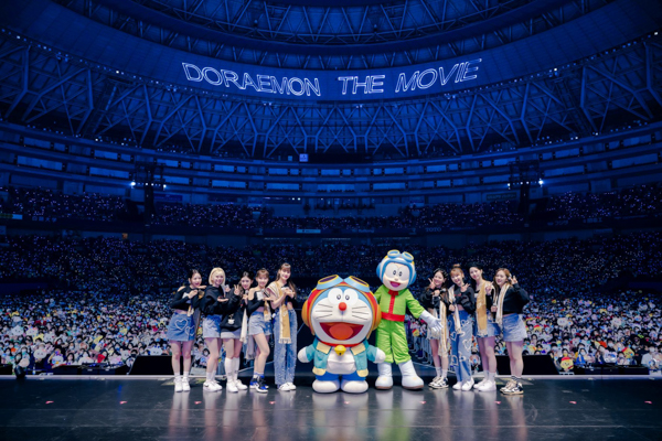 【ライブレポート】NiziU、初のドーム公演が京セラドーム大阪で閉幕！映画『ドラえもん』主題歌起用も発表