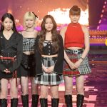 【レコ大】NiziU、美脚見せるミニスカ衣装で『CLAP CLAP』をパフォーマンス＜第64回 輝く！日本レコード大賞＞