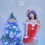 大原優乃、肌見せサンタコスプレで透明美脚披露！