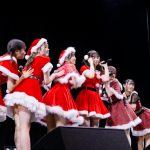 【写真特集】Peel the Apple（ぴるあぽ）、「うる祭」でサンタクロース衣装披露！冬から夏へ青春を駆け抜ける！！＜うるトラすフェスタ〜クリスマスSP〜＞