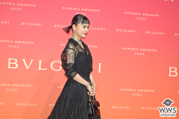 杉咲花、透け感あるレースのドレス姿で透明肌披露！＜BVLGARI AVRORA AWARDS 2022＞