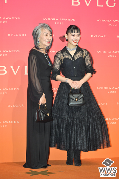 杉咲花、透け感あるレースのドレス姿で透明肌披露！＜BVLGARI AVRORA AWARDS 2022＞