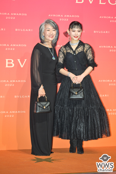 杉咲花、透け感あるレースのドレス姿で透明肌披露！＜BVLGARI AVRORA AWARDS 2022＞