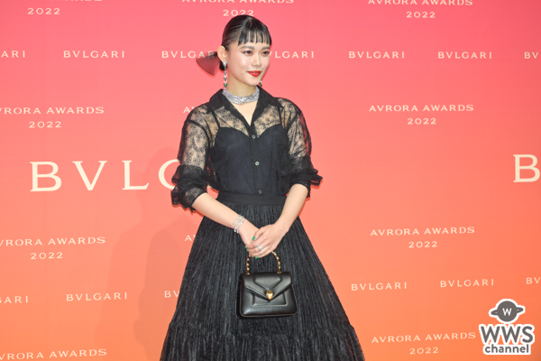 杉咲花、透け感あるレースのドレス姿で透明肌披露！＜BVLGARI AVRORA AWARDS 2022＞