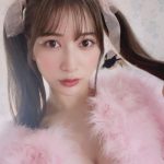雪平莉左、ツインテールとセクシーな美谷間のギャップで悩殺