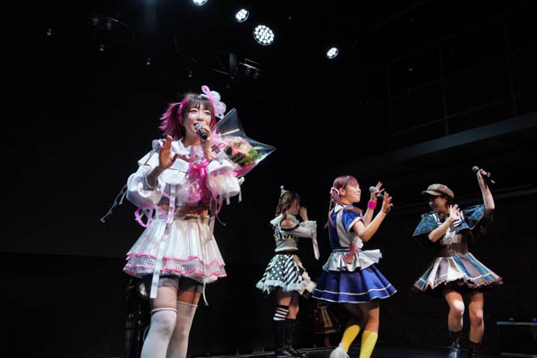 でか美ちゃん、主催ライブイベント『でか美ちゃん改名一周年&アポカリ卒業記念ライブ「DPTRB!」』を開催