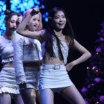 LIMELIGHT(라임라잇)、美脚際立つミニ丈白衣装でプレデビューパフォーマンス！＜2022 Mnet Japan Fan’s Choice Awards＞