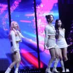 LIMELIGHT(라임라잇)、美脚際立つミニ丈白衣装でプレデビューパフォーマンス！＜2022 Mnet Japan Fan’s Choice Awards＞