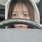 SILENT SIREN・山内あいな、プライベート感あふれる年末ショット多数公開！