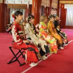 AKB48の新成人メンバーが振袖姿披露！今年は願いを込めた『ホップステップジャンプ世代』
