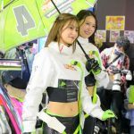 【写真特集】荒井つかさ＆美桜、お腹チラ見せのコスチュームで美スタイル披露＜東京オートサロン2023＞