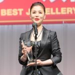 【写真特集】大地真央、豪華なドレス姿を表彰式で披露！自身にとって宝石は「気持ちを豊かにしてくれるもの」＜第34回日本ジュエリーベストドレッサー賞＞