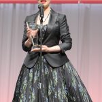 【写真特集】大地真央、豪華なドレス姿を表彰式で披露！自身にとって宝石は「気持ちを豊かにしてくれるもの」＜第34回日本ジュエリーベストドレッサー賞＞