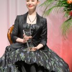 【写真特集】大地真央、豪華なドレス姿を表彰式で披露！自身にとって宝石は「気持ちを豊かにしてくれるもの」＜第34回日本ジュエリーベストドレッサー賞＞