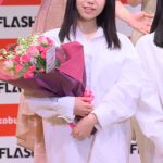 「ミスFLASH2023」グランプリ・橘舞、井上晴菜、弓川いち華、彼シャツ&脚線美で釘付けに！