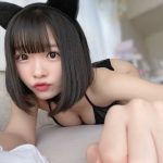 トキメロ・湊川みる、黒猫ビキニでふっくら透明バスト見せつけ