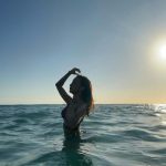 板野友美、水着姿で魅せる抜群美ボディに歓喜の声ぞくぞく！「スタイル良すぎて可愛いです」