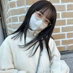 元ニジマス・来栖りん、黒髪丸メガネショットで萌え袖披露！ファンから歓喜の声ぞくぞく