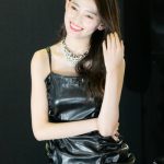 【写真特集】レースクイーン・黒木麗奈、黒のミニドレスで美麗スタイル披露！＜東京オートサロン 2023＞