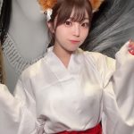バーレスク東京・もも、反則級に可愛いきつね耳巫女ショットで美バスト披露