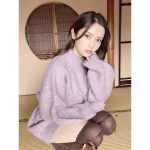 桃月なしこ、太ももチラリな萌え袖ニットにファンキュン死