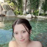 桃月なしこ、首から下が気になる露天風呂ショット大公開！「多分仕事してます」