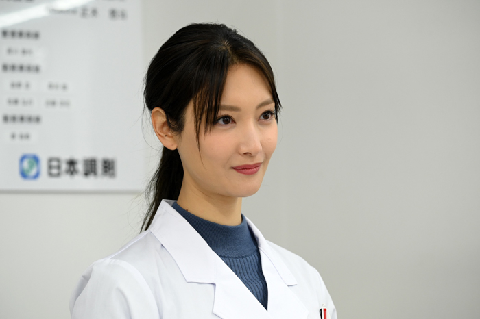 【場面写真公開】菜々緒が「忍者の末裔」を演じる主演ドラマ『忍者に結婚は難しい』第1話が放送