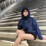 佐藤かれん、ヘルシーな美脚で魅了するパーカーコーデ披露