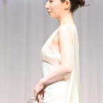 【写真特集】田中みな実が、背中開きの純白ドレスコーデで魅了！「またこの会場に呼んでいただけるように、輝きを放っていきたい」＜第34回日本ジュエリーベストドレッサー賞＞