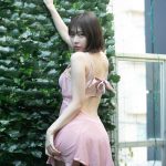 小日向結衣がピンクのセクシー衣装でエリザベート撮影会に登場！