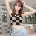 咲真ゆか(MyDearDarlin’)がチェック柄のキャミ姿に脇見せポーズでファンを魅了！