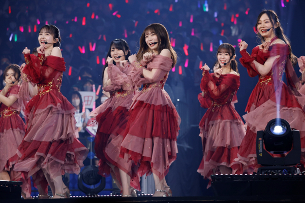 乃木坂46最後の1期生・秋元真夏、アイドル集大成のライブを1万2000人が見守る